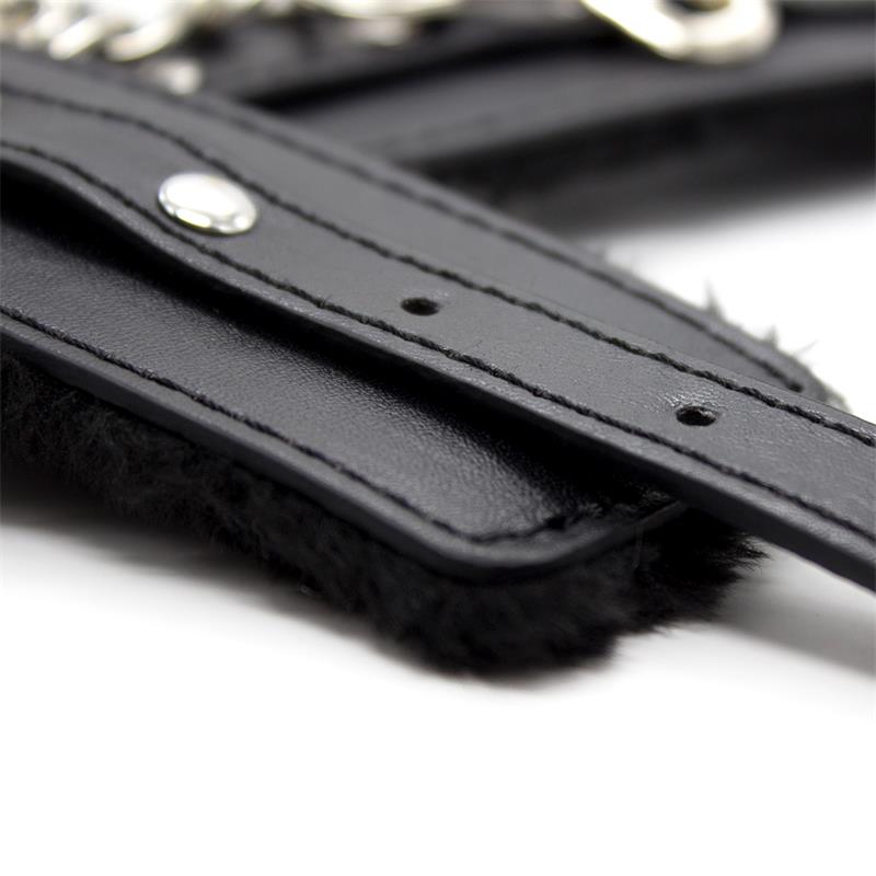 LATETOBED BDSM LINE - ESPOSAS CON FORRO INTERIOR AJUSTABLES 30 CM NEGRO