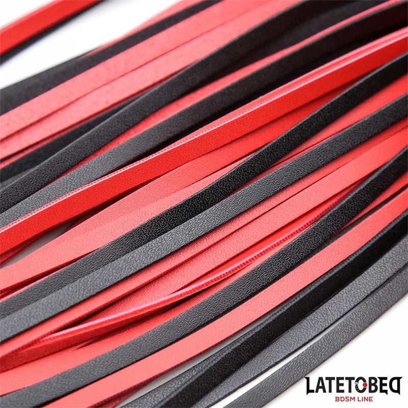 LATETOBED BDSM LINE - FLOGGER 65CM NEGRO Y ROJO