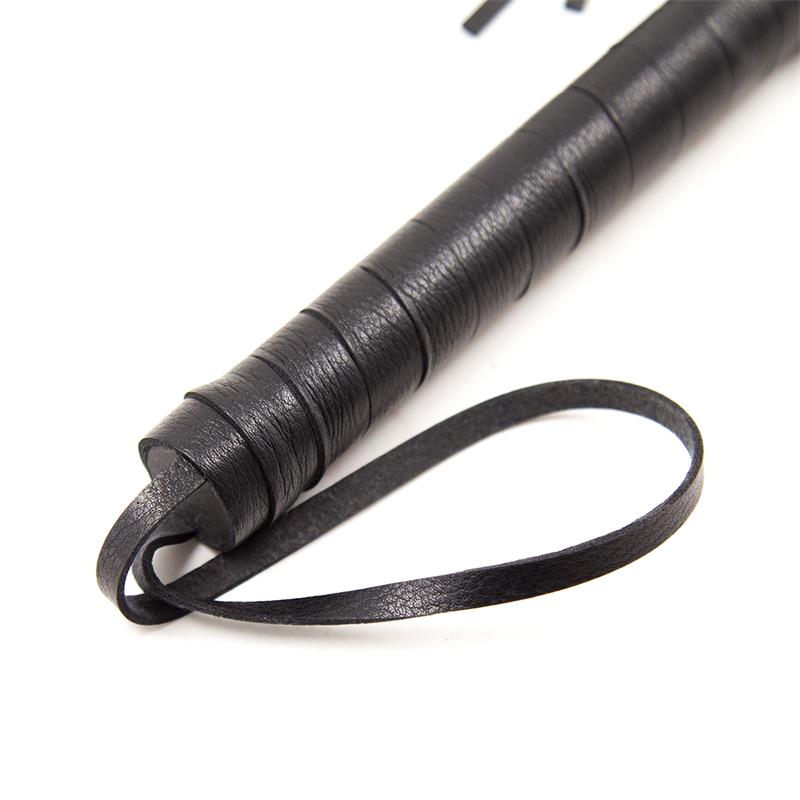 LATETOBED BDSM LINE - FLOGGER MANGO DE METAL 69 CM NEGRO