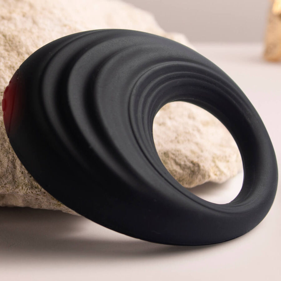 ROCKS- OFF - Anell vibrador de spire per al penis negre