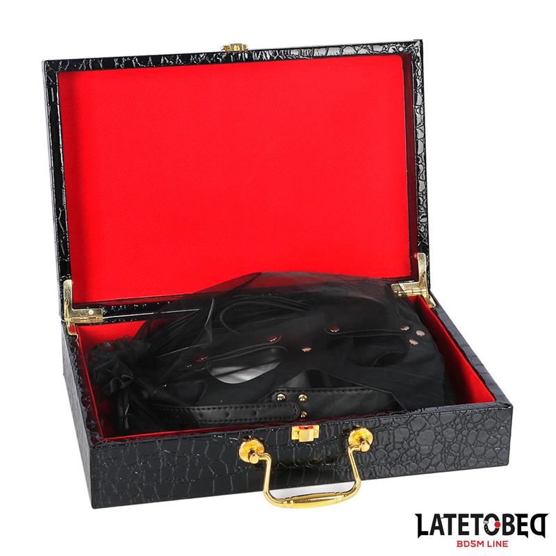 LATETOBED BDSM LINE - KIT BONDAGE DE 8 PZ CUERO CON MALETÍN DE ALMACENAJE