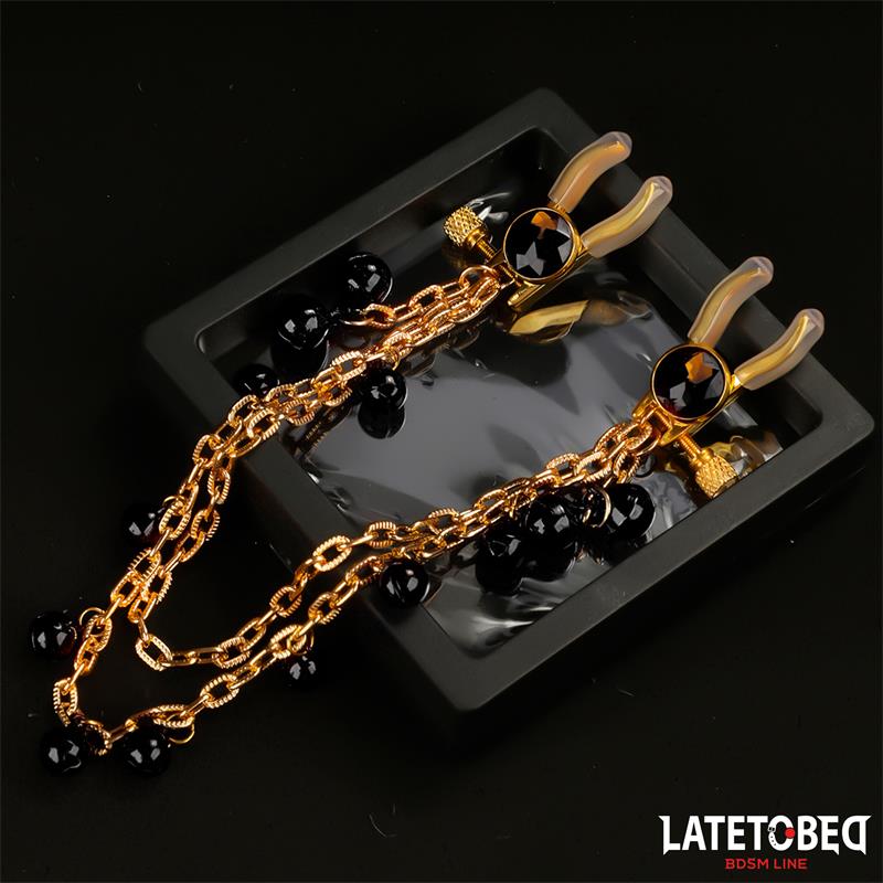 LATETOBED BDSM LINE - PINZAS PARA PEZONES CON CADENA Y CASCABELES