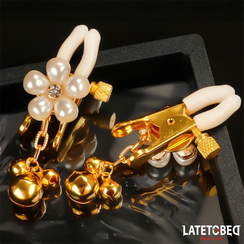 LATETOBED BDSM LINE - PINZAS PARA PEZONES CON FLOR DE PERLAS