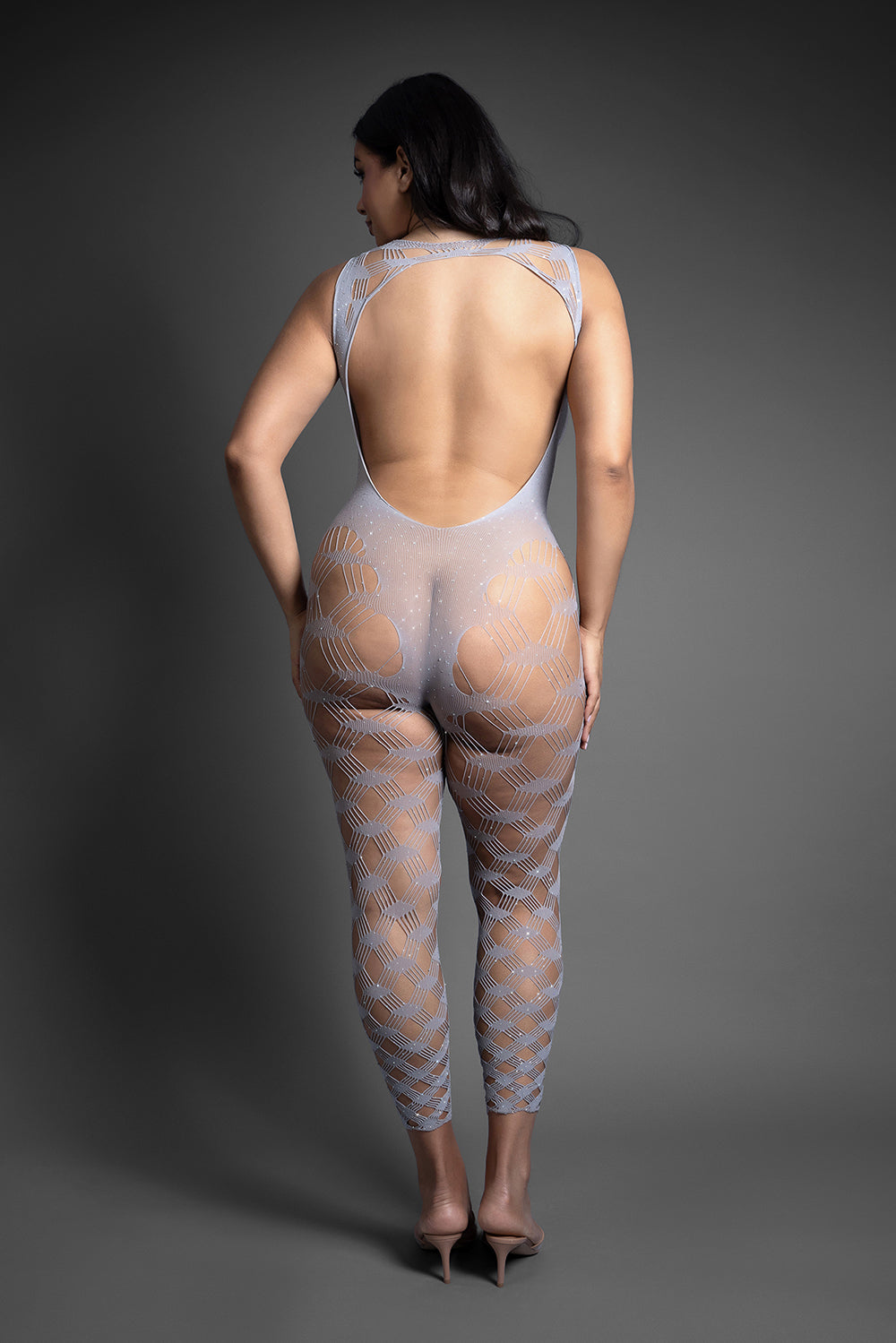 FANTASY LINGERIE - SHEER CRYSTAL CLUB BODYSTOCKING TRANSPARENTE SEM PÉS E COM COSTAS ABERTAS TAMANHO QUEEN
