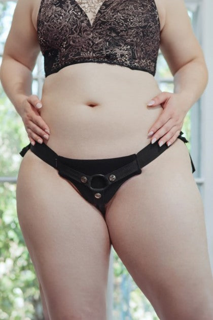 DIVINE DIVA: PLUS SIZE STRAP-ON