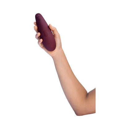 WOMANIZER - CLASSIC 2 ESTIMULADOR CLITORIDIANO RECARREGÁVEL DE SILICONE COM TECNOLOGIA AIR BORDEAUX