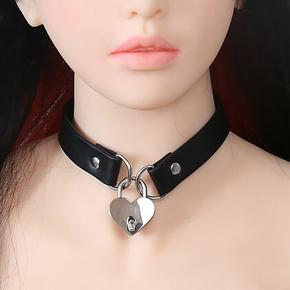 PLE'SUR - PVC COLLAR WITH HEART LOCK & KEY BLACK BAG PACKAGING