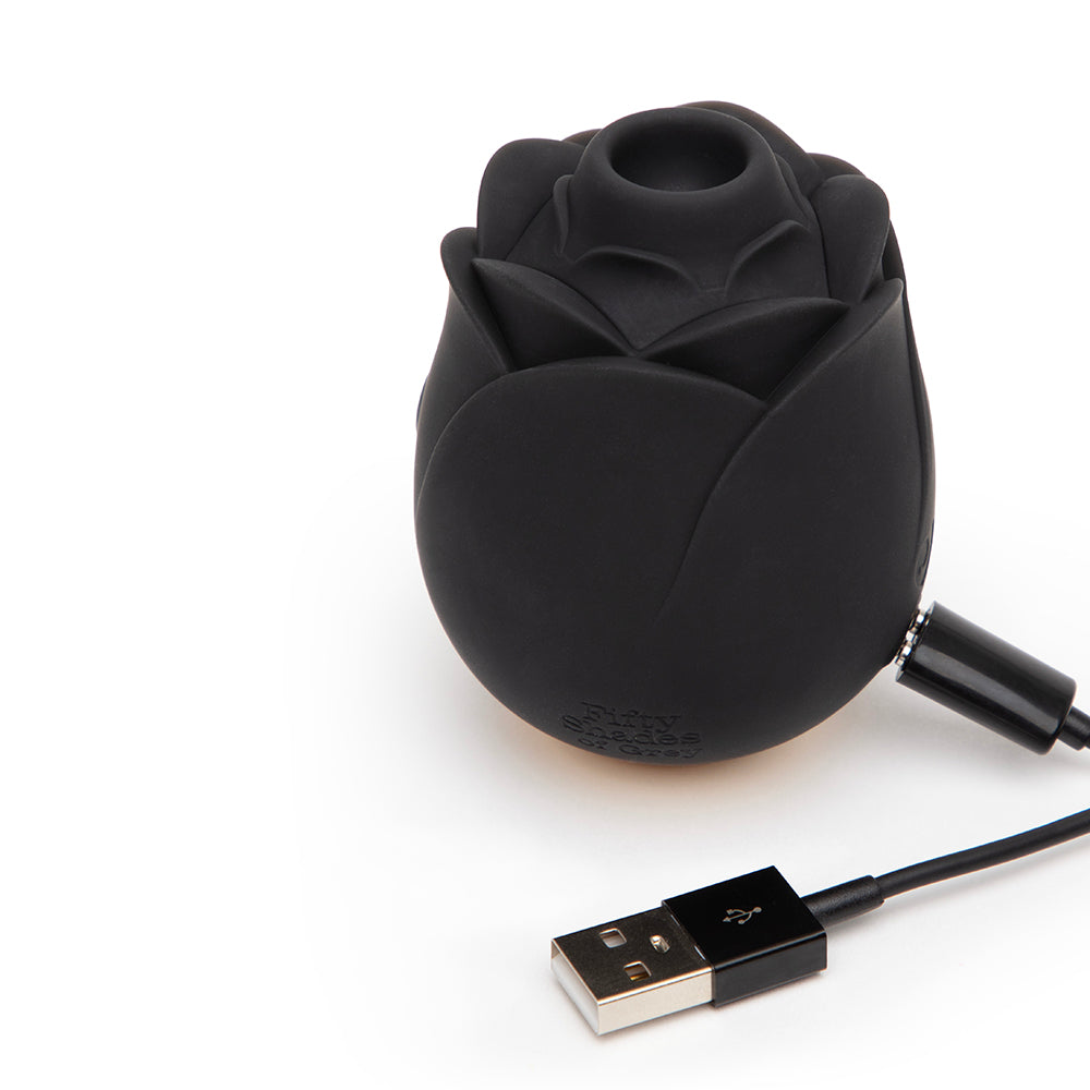 FIFTY SHADES OF GREY - ROSA DE SUCÇÃO HEARTS AND FLOWERS PRETA