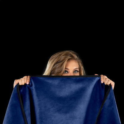 LIBERATOR - FASCINATOR THROW MINI
