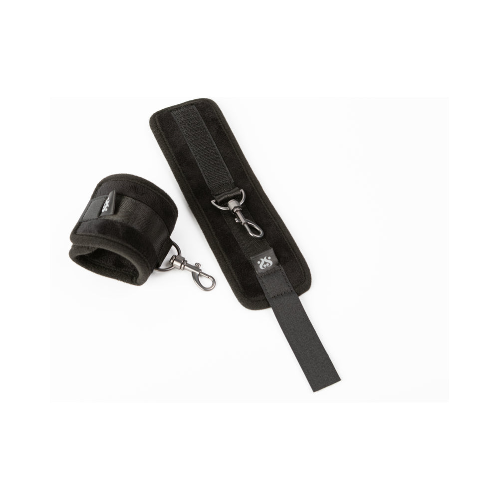 CREATIVE CONCEPTIONS - SEI MIO SENSUALLY SECURED VELVET HANDCUFFS