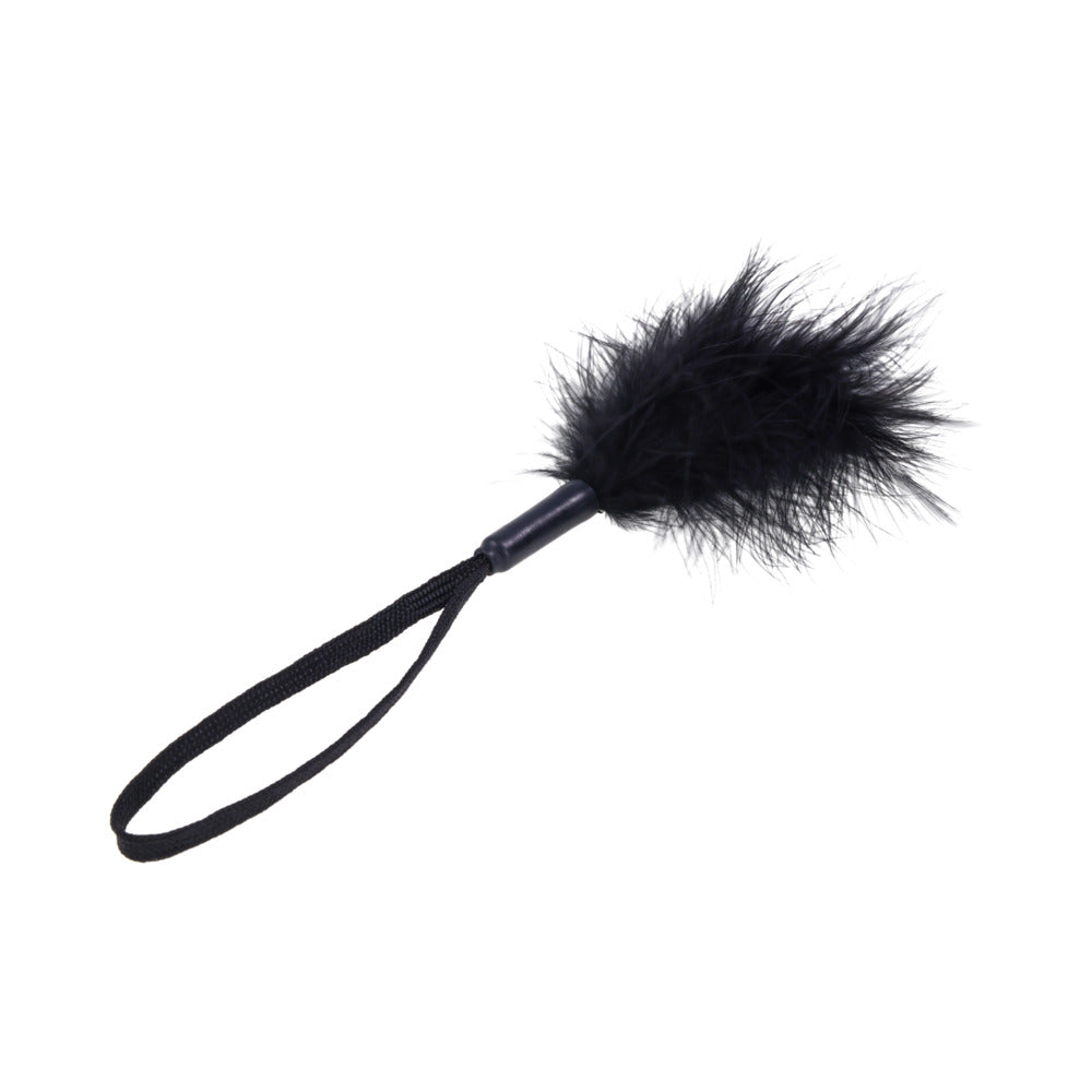 SPORTSHEETS - SEX & MISCHIEF PEACHES 'N CREAME WRIST FEATHER TICKLER
