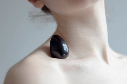CHAKRUBS - XAGA YONI EGG OBSIDIAN (DRILLED)