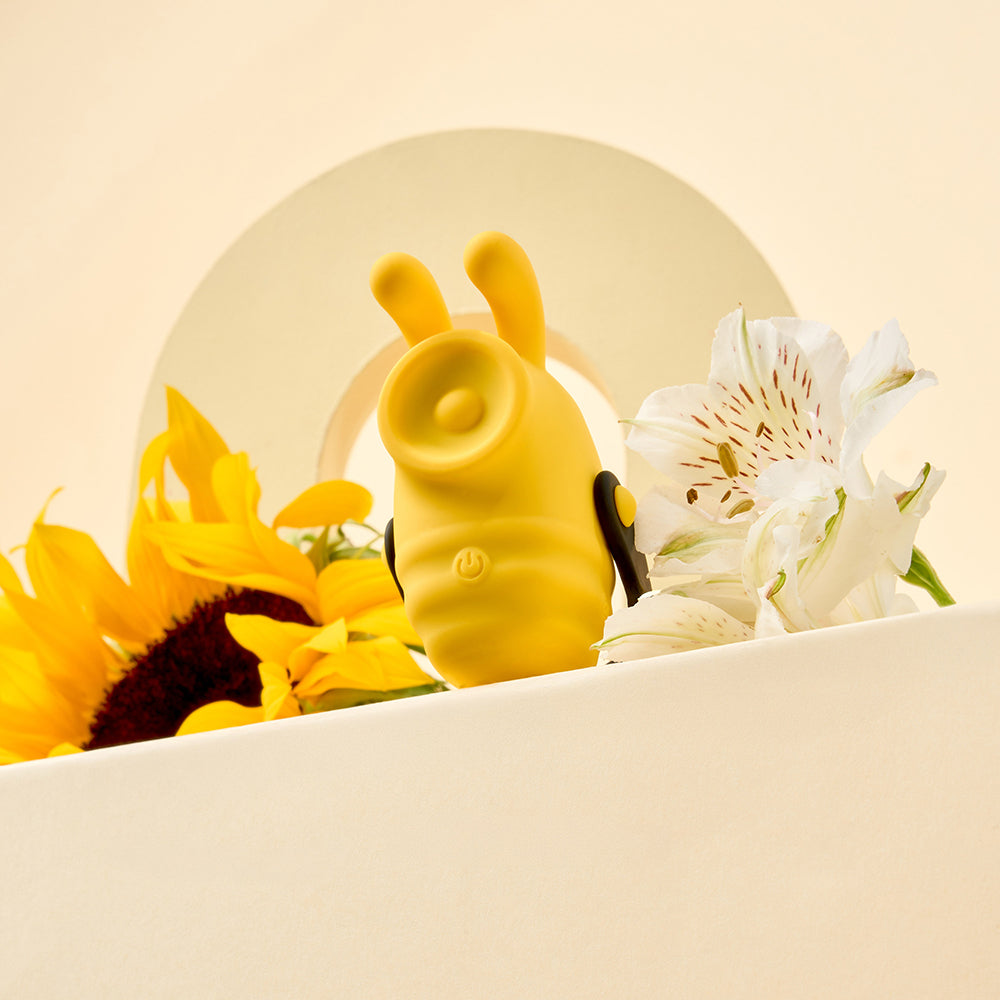 CAMTOYZ - BUMBLE BEE CLITORAL STIMULATOR