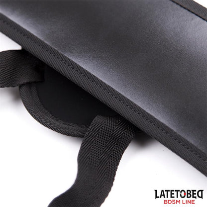 LATETOBED BDSM LINE - ARNÉS CON CINTURÓN ANCHO AJUSTABLE