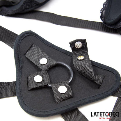 LATETOBED BDSM LINE - ARNÉS STRAP ON ENCAJE CON ANILLO SILICONA AJUSTABLE