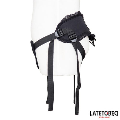 LATETOBED BDSM LINE - ARNÉS STRAP ON ENCAJE CON ANILLO SILICONA AJUSTABLE