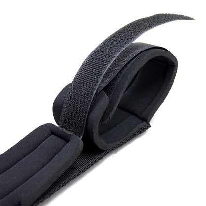 LATETOBED BDSM LINE - BARRA ESPACIADORA CON BARRA RÍGIDA Y ESPOSAS CON ESPONJA