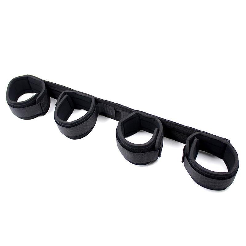 LATETOBED BDSM LINE - BARRA ESPACIADORA CON BARRA RÍGIDA Y ESPOSAS CON ESPONJA