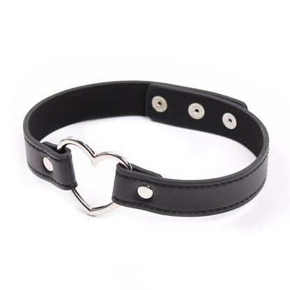 LATETOBED BDSM LINE - COLLAR CON ARO EN FORMA DE CORAZÓN AJUSTABLE 41,5 CM NEGRO