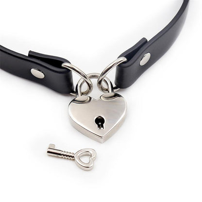 CINDERELLA - COLLAR CON CANDADO DE CORAZÓN CUERO VEGANO TALLA ÚNICA