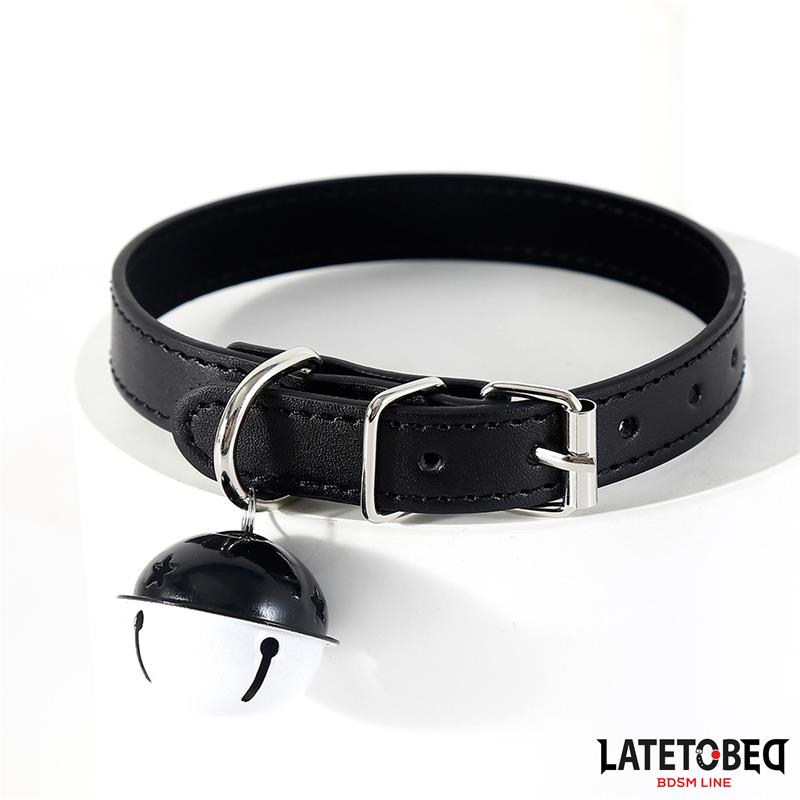 LATETOBED BDSM LINE - COLLAR CON CASCABEL AJUSTABLE NEGRO