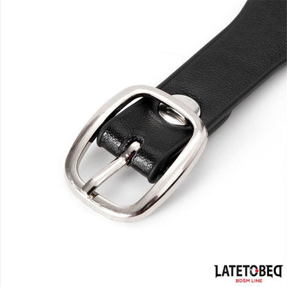 LATETOBED BDSM LINE - COLLAR CON CASCABEL Y CORREA