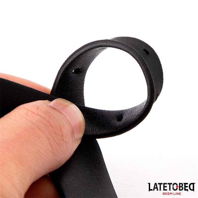 LATETOBED BDSM LINE - COLLAR CON CASCABEL Y CORREA