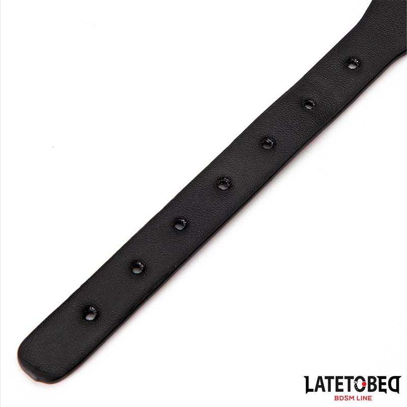 LATETOBED BDSM LINE - COLLAR CON CASCABEL Y CORREA