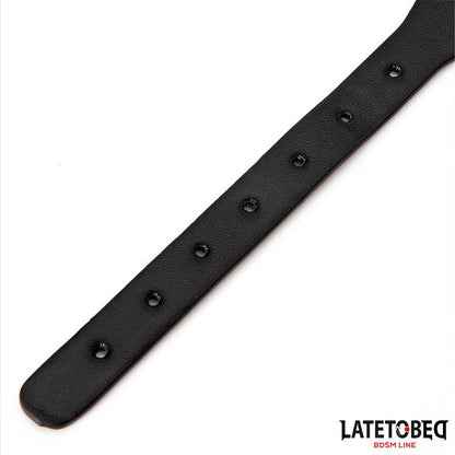 LATETOBED BDSM LINE - COLLAR CON CASCABEL Y CORREA