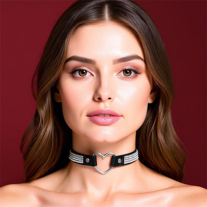 CINDERELLA - COLLAR CON CORAZÓN Y PEDRERÍA ESTILO CHOKER CUERO VEGANO TALLA ÚNICA