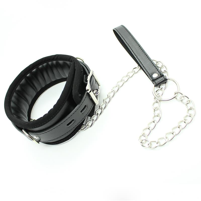 LATETOBED BDSM LINE - COLLAR CON CORREA DE METAL E INTERIOR ACOLCHADO NEGRO