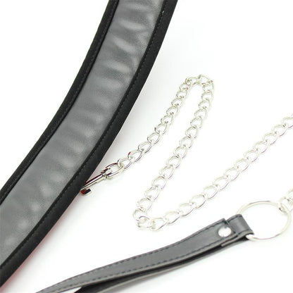 LATETOBED BDSM LINE - COLLAR CON CORREA DE METAL E INTERIOR ACOLCHADO NEGRO