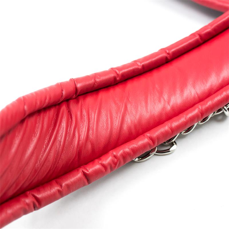 LATETOBED BDSM LINE - COLLAR CON CORREA DE METAL E INTERIOR ACOLCHADO NEGRO/ROJO