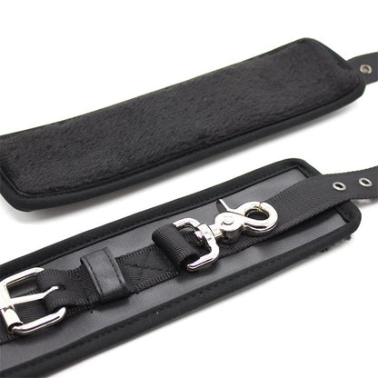 LATETOBED BDSM LINE - ESPOSAS DE CUERO MOSQUETON GRANDE NEGRO