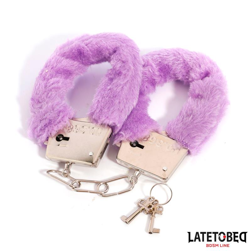 LATETOBED BDSM LINE - ESPOSAS DE METAL FURRY DE PELO PÚRPURA