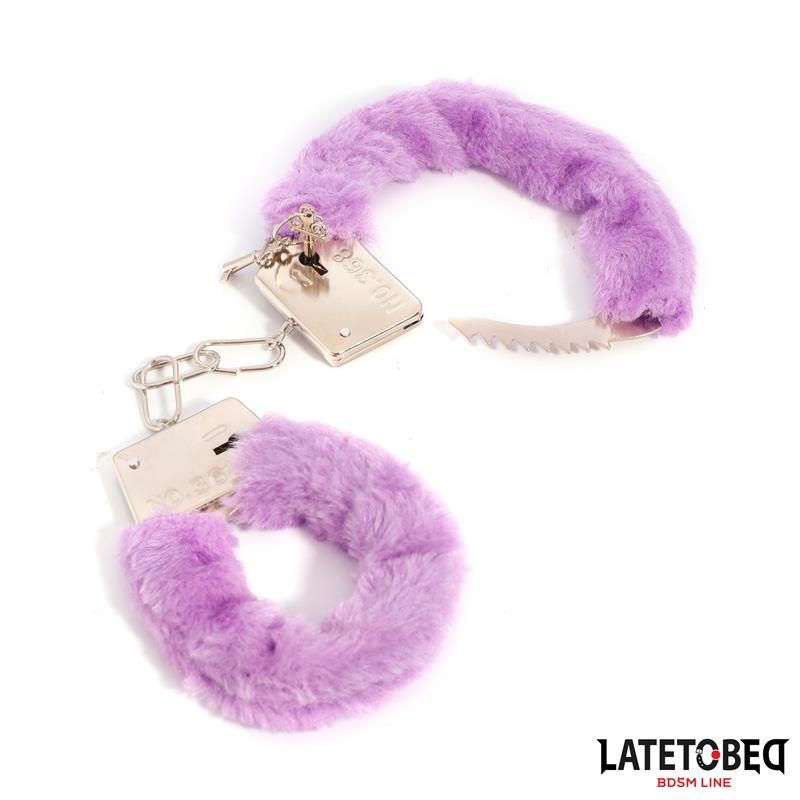 LATETOBED BDSM LINE - ESPOSAS DE METAL FURRY DE PELO PÚRPURA