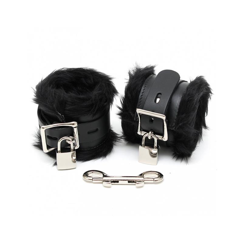 BONDAGE PLAY - ESPOSAS PARA PIES CUERO Y PELO NEGRO 7CM CANDADOS