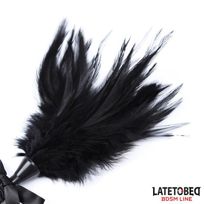 LATETOBED BDSM LINE - ESTIMULADOR DE PLUMAS 35 CM