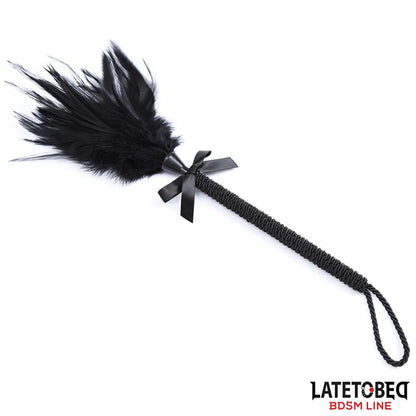 LATETOBED BDSM LINE - ESTIMULADOR DE PLUMAS 35 CM