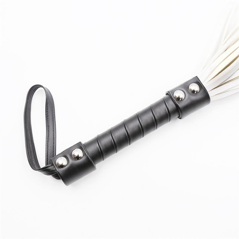 LATETOBED BDSM LINE - FLOGGER CON DOBLE REMACHE 44 CM