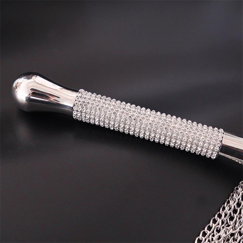 LATETOBED BDSM LINE - FLOGGER DE CADENAS CON MANGO CON BRILLANTES