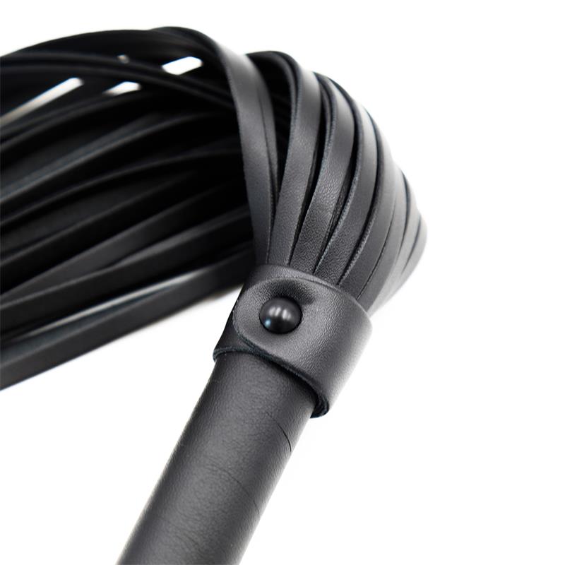 LATETOBED BDSM LINE - FLOGGER ESTILO NEOPRENO 48.5 CM