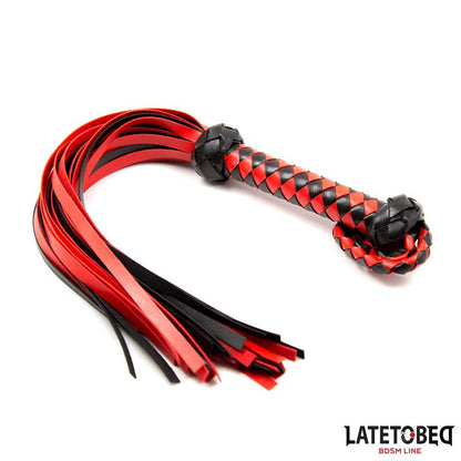 LATETOBED BDSM LINE - FLOGGER ROJO Y NEGRO  50CM