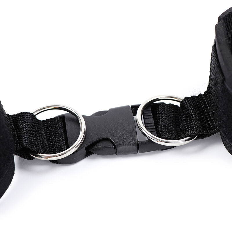 OHMAMA FETISH - NEOPRENE HANDCUFFS WITH CLOSURE