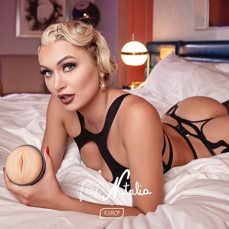 KIIROO - KÄNNA NATALIA STARR STARS KOLLEKTION STROKERS