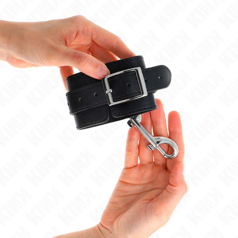 KINK - SIMPLE WRISTBANDS WITH RIVET ROW BLACK ADJUSTABLE 17-28 CM X 5 CM