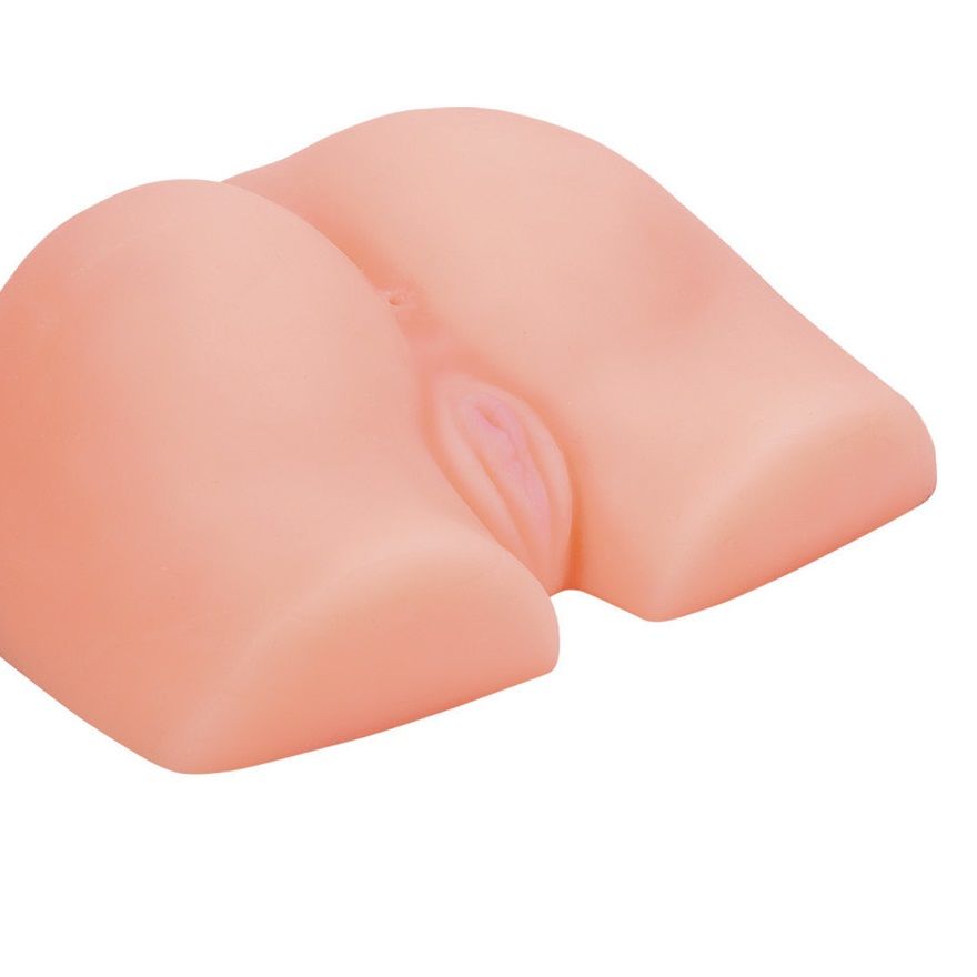 Set creacions: la vagina ultra real i la posició posterior de l’anus