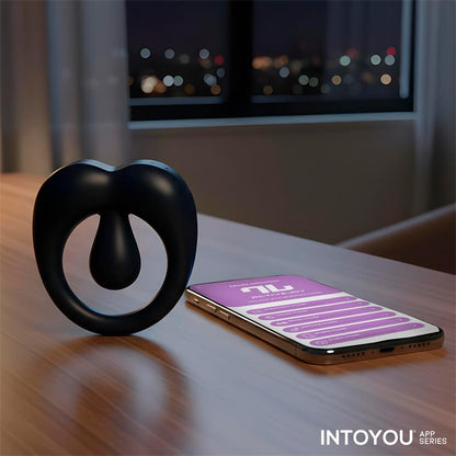 INTOYOU APP SERIES - KENNY ANILLO VIBRADOR CON ESTIMULADOR DE CLÍTORIS Y APP AZUL NOCHE