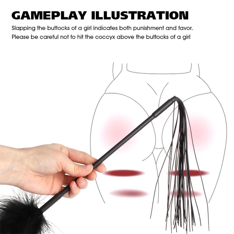 CHISA - LÁTIGO CON PLUMAS DE SILICONA NEGRO