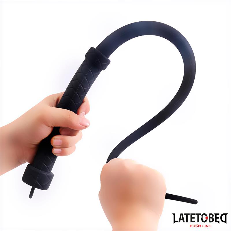 LATETOBED BDSM LINE - LÁTIGO DE SILICONA 61 CM